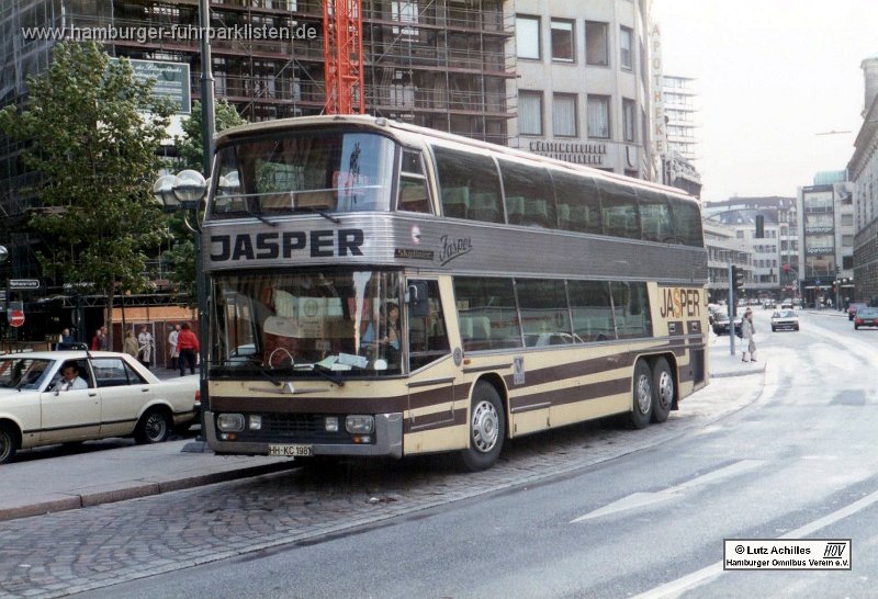 1977-81-13,Neoplan N 22-3 Skyliner,LA.jpg